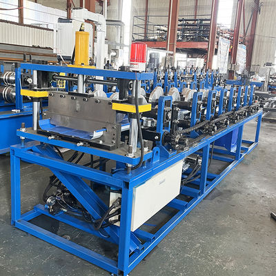 آلة تشكيل لفائف ألواح السقف المحمولة من الصلب الملون Kr18 ذات الدرزة القائمة