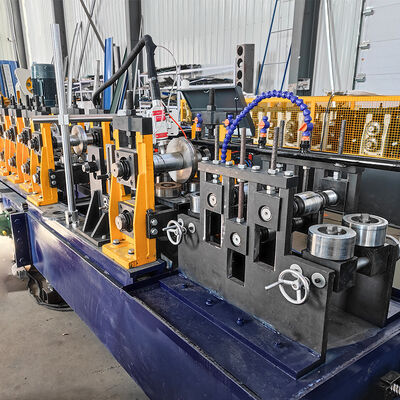 التغيير التلقائي لحجم تصنيع أنابيب اللحام بالليزر تصنيع آلة تشكيل اللف