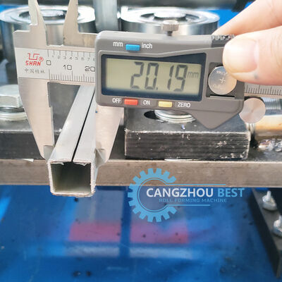 آلة تشكيل اللف بالليزر لإنتاج أنابيب مربعة من مقاطع فولاذية صغيرة بحجم 20x20 مم